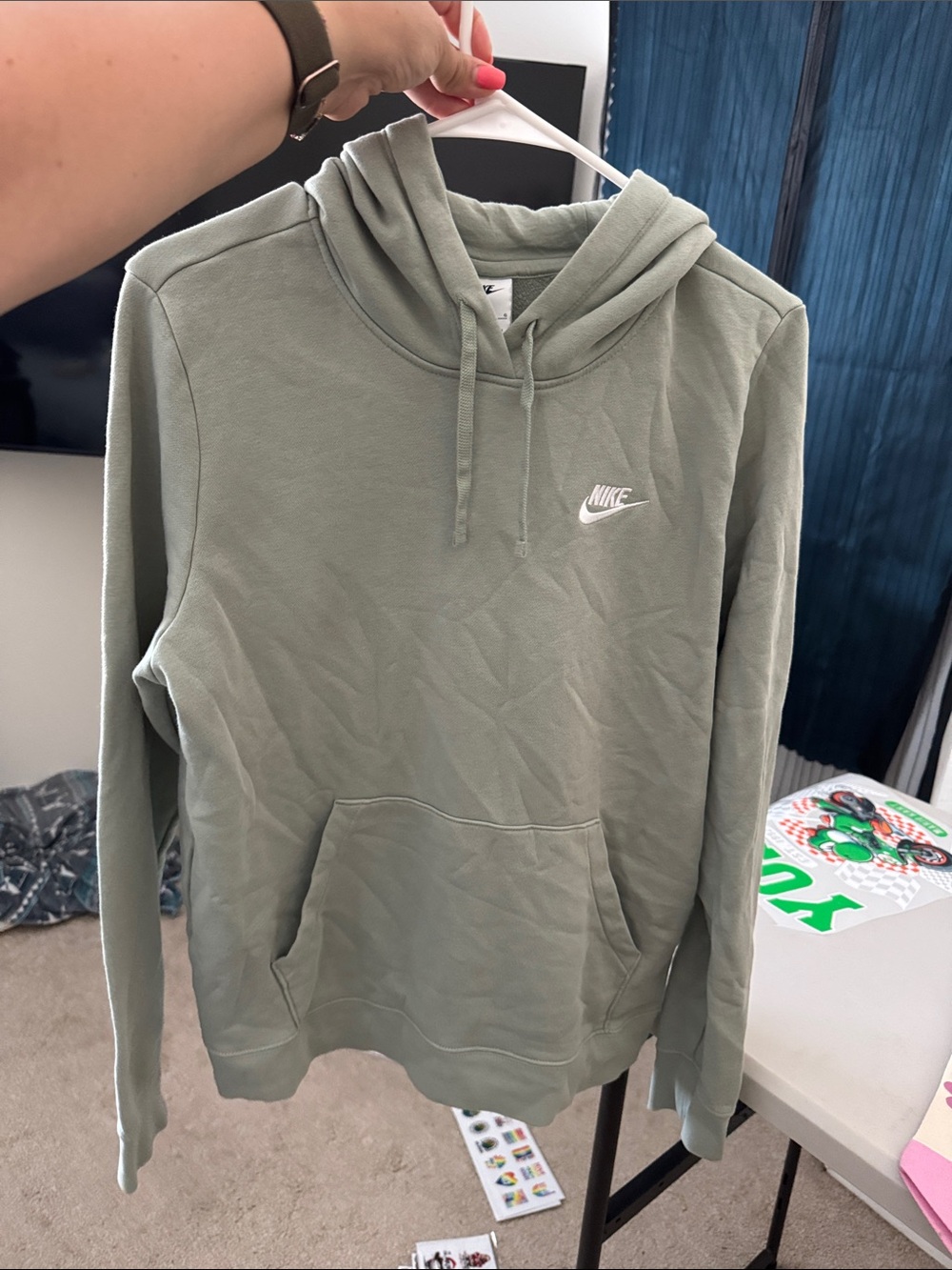 Nike Men's Pullover Hoodie in Sage Green
